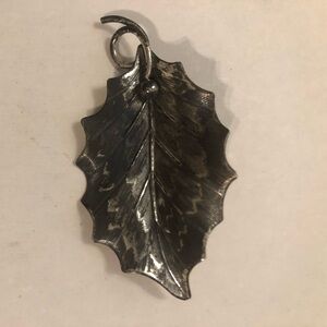 Sterling Silver Vintage Satin Finish Leaf Brooch